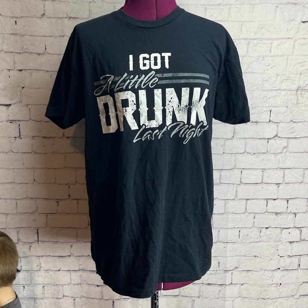 Eli Young band I got a little drunk last night Tshirt size medium